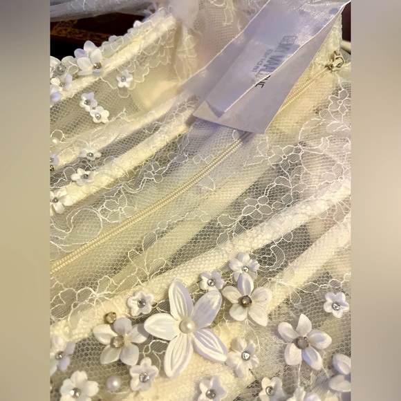 Gemy Maalouf brand new bridal top intricate detail work and gemstone - Picture 16 of 16